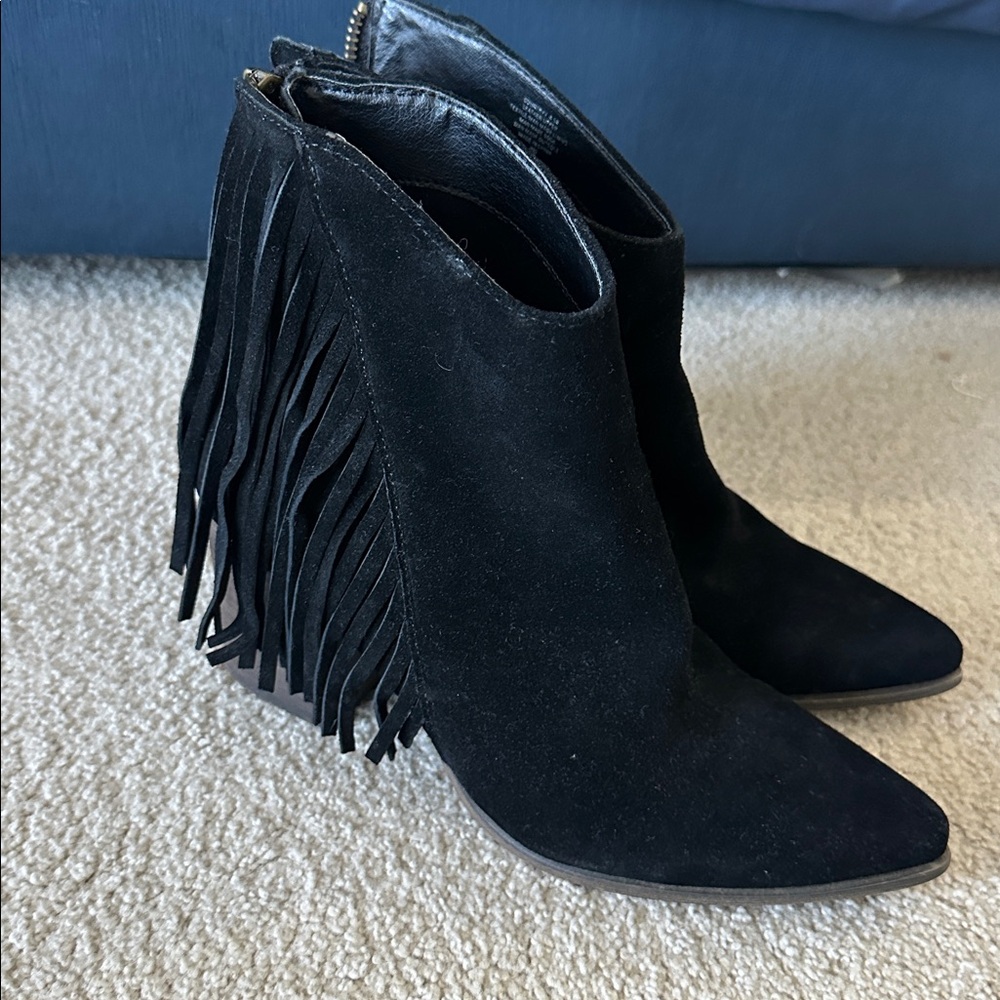 Nearly new! Black Suede‎ Western Fringe Ankle Pointed Toe Booties Size 8.5
